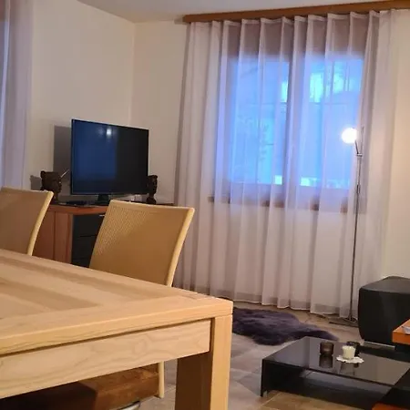 Komfortabel, Perfekte Lage, Neue Wohnung, Gratis P *